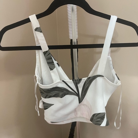 Dynamite floral wrap crop tank top - Picture 4 of 5